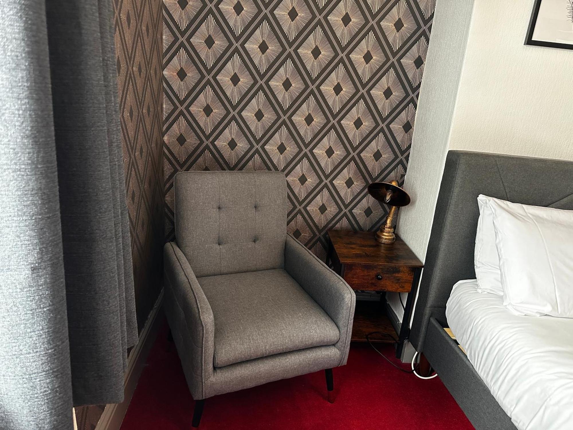 בארו אין פרנס The Derby Hotel מראה חיצוני תמונה